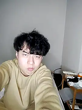 whitebriefboy online show from 02/17/25, 06:28