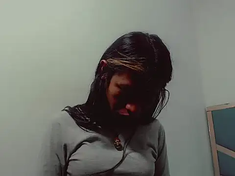 Snapshot of danna_veryhot_ chatting on 12/15/25, 07:41 danna veryhot online show from 12/15/25, 07:41