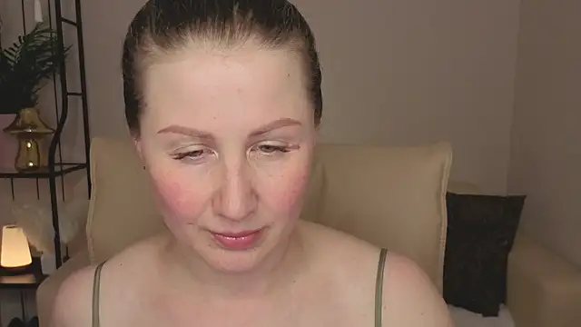 Snapshot of Helens_love chatting on 06/07/26, 05:23 Helens love online show from 06/07/26, 05:23