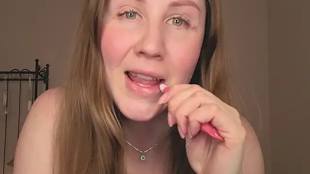 Helens love online show from 03/16/26, 07:45