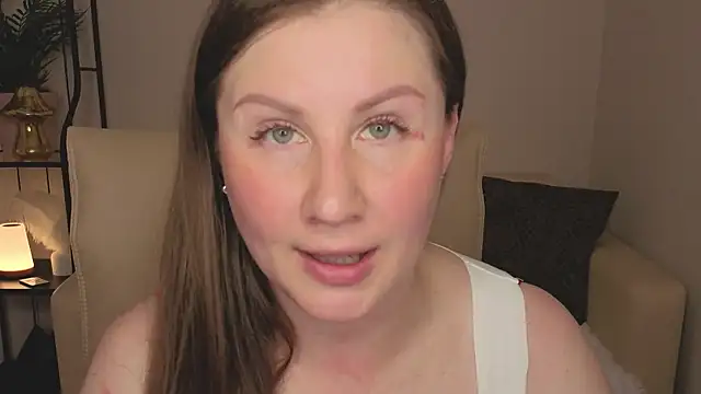 Snapshot of Helens_love chatting on 06/20/26, 03:00 Helens love online show from 06/20/26, 03:00