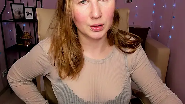 Snapshot of Helens_love chatting on 02/11/25, 07:54 Helens love online show from 02/11/25, 07:54