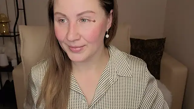 Helens love online show from 10/30/25, 01:04