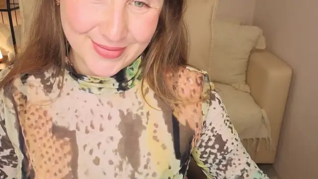 Snapshot of Helens_love chatting on 07/15/26, 05:25 Helens love online show from 07/15/26, 05:25
