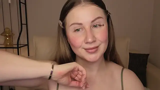 Helens love online show from 11/23/25, 02:10