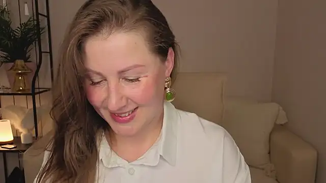 Snapshot of Helens_love chatting on 07/09/26, 02:45 Helens love online show from 07/09/26, 02:45