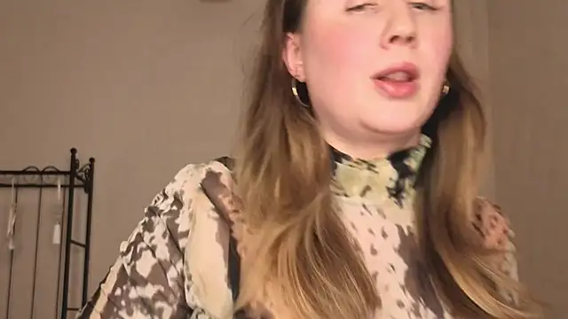 Helens love online show from 03/18/26, 08:39