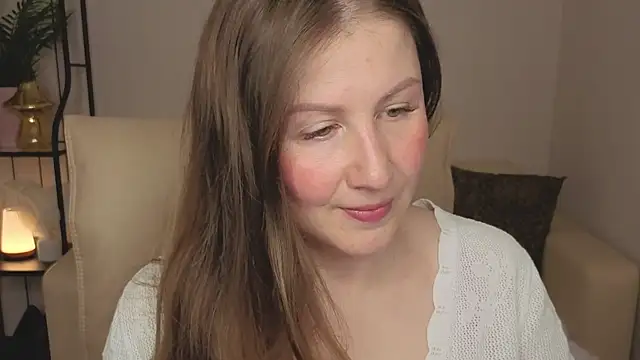 Snapshot of Helens_love chatting on 06/05/26, 01:43 Helens love online show from 06/05/26, 01:43
