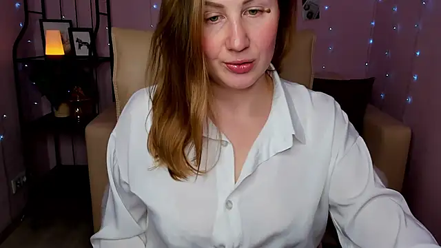 Snapshot of Helens_love chatting on 02/27/25, 04:57 Helens love online show from 02/27/25, 04:57