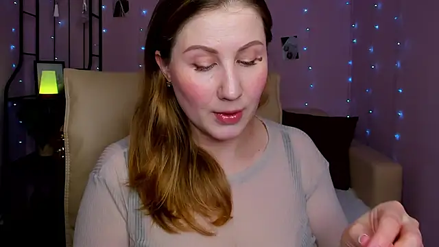 Snapshot of Helens_love chatting on 03/15/25, 02:03 Helens love online show from 03/15/25, 02:03