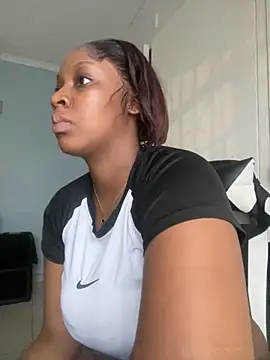 Candy Love 18 online show from 11/28/25, 04:01