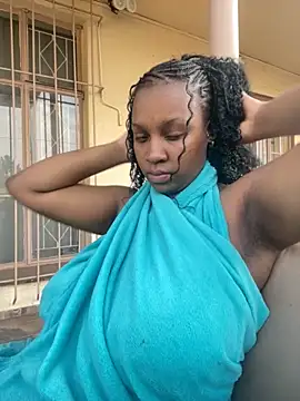 Snapshot of Candy_Love_18 chatting on 09/24/25, 03:07 Candy Love 18 online show from 09/24/25, 03:07