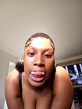 Snapshot of Candy_Love_18 chatting on 12/15/24, 03:42 Candy Love 18 online show from 12/15/24, 03:42