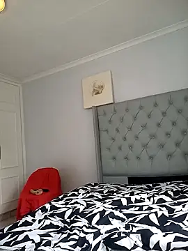 Snapshot of Candy_Love_18 chatting on 12/25/24, 02:13 Candy Love 18 online show from 12/25/24, 02:13