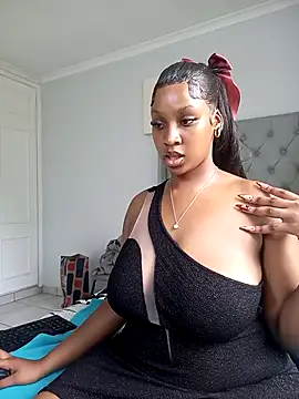 Snapshot of Candy_Love_18 chatting on 12/24/24, 10:33 Candy Love 18 online show from 12/24/24, 10:33