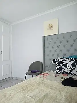 Snapshot of Candy_Love_18 chatting on 02/14/25, 01:02 Candy Love 18 online show from 02/14/25, 01:02