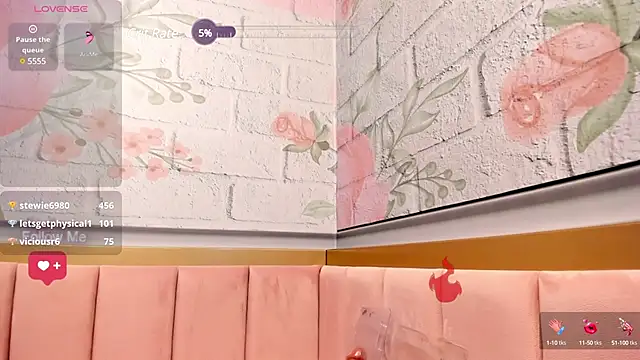 Snapshot of Annie_Cute18_ chatting on 01/25/25, 06:55 Annie Cute18 online show from 01/25/25, 06:55