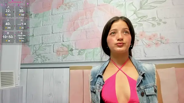 Snapshot of Annie_Cute18_ chatting on 02/04/25, 01:34 Annie Cute18 online show from 02/04/25, 01:34