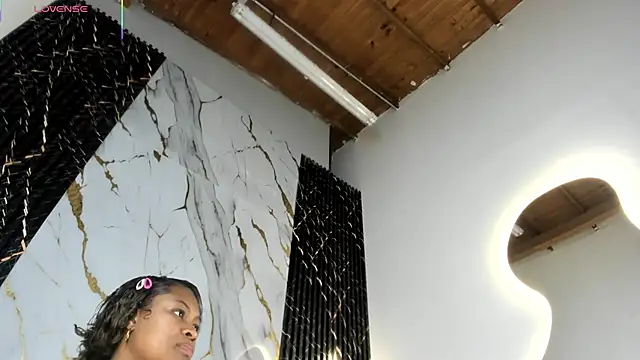 ebony hot1 online show from 10/28/25, 02:05