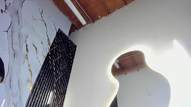 Snapshot of ebony_hot1 chatting on 03/01/26, 01:33 ebony hot1 online show from 03/01/26, 01:33