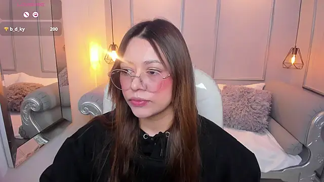 Snapshot of Lanna18 chatting on 10/08/25, 11:45 Lanna18 online show from 10/08/25, 11:45