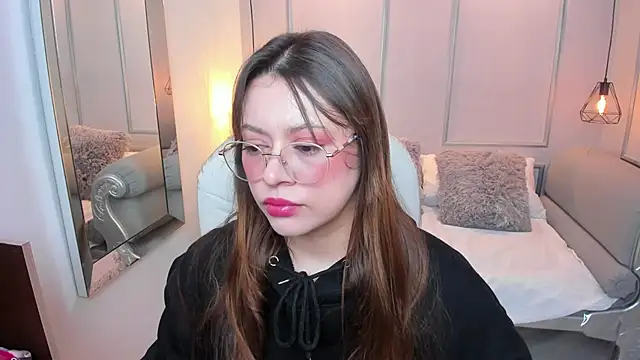 Snapshot of Lanna18 chatting on 10/14/25, 11:44 Lanna18 online show from 10/14/25, 11:44