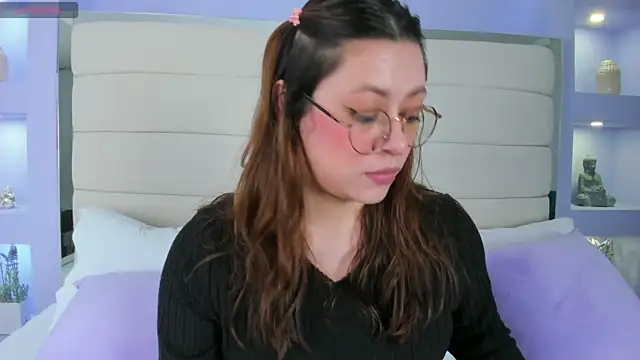 Snapshot of Lanna18 chatting on 03/18/25, 11:44 Lanna18 online show from 03/18/25, 11:44