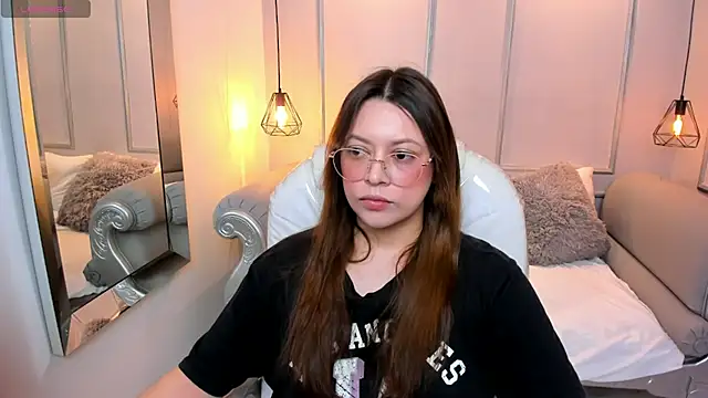 Snapshot of Lanna18 chatting on 10/06/25, 11:55 Lanna18 online show from 10/06/25, 11:55