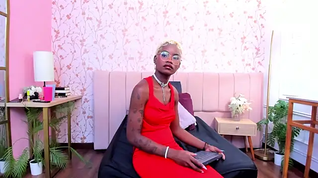 amber-hill online show from 02/14/26, 06:41