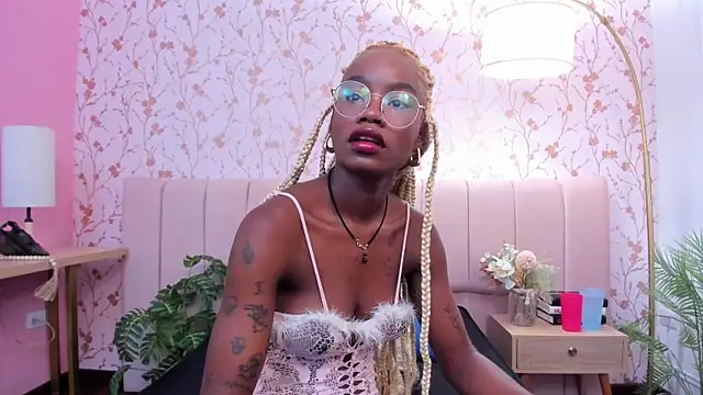 amber-hill online show from 12/19/25, 03:47