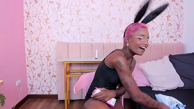 amber-hill online show from 04/04/26, 06:58