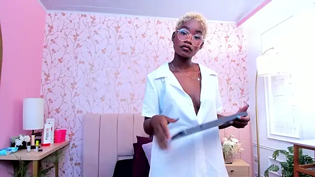 amber-hill online show from 02/13/26, 07:25