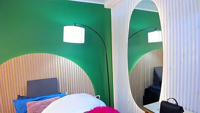 amber-hill online show from 03/23/26, 12:27