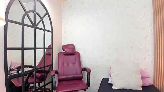 amber-hill online show from 10/24/25, 04:06