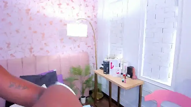 amber-hill online show from 11/12/25, 07:18