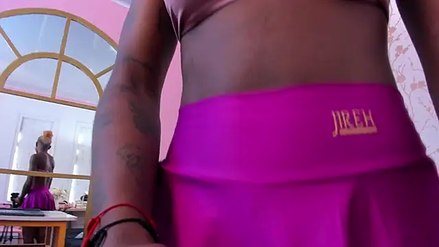 amber-hill online show from 10/25/25, 07:14