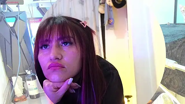 jolee   online show from 11/14/25, 02:26