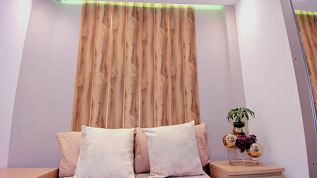 jhasly am online show from 12/18/25, 12:09