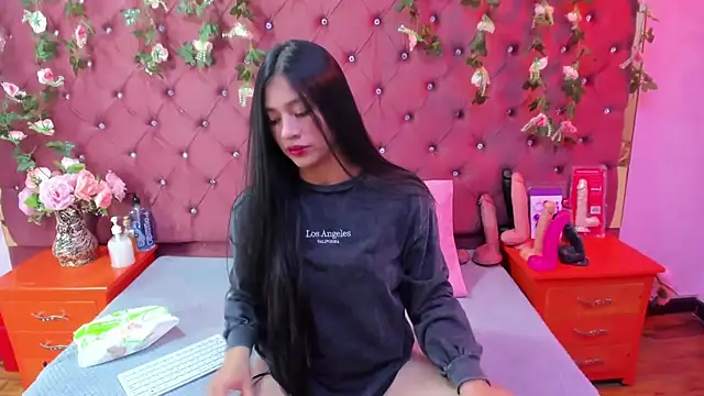 Mariana Prin online show from 10/23/25, 01:37