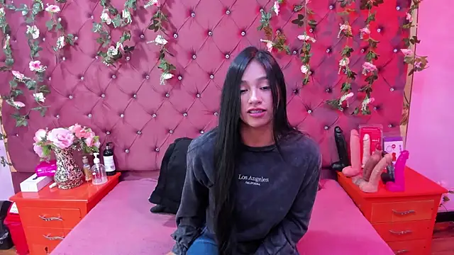 Mariana Prin online show from 11/22/25, 03:16