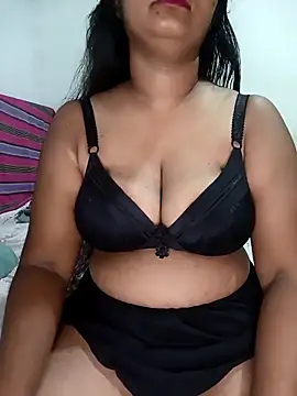 Snapshot of Reesha_99 chatting on 04/30/26, 11:42 Reesha 99 online show from 04/30/26, 11:42