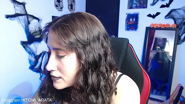 Snapshot of hitomi_arata chatting on 11/24/25, 08:42 hitomi arata online show from 11/24/25, 08:42