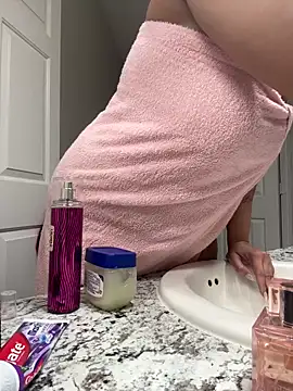 SexyHoneyRedd online show from 02/06/25, 11:20