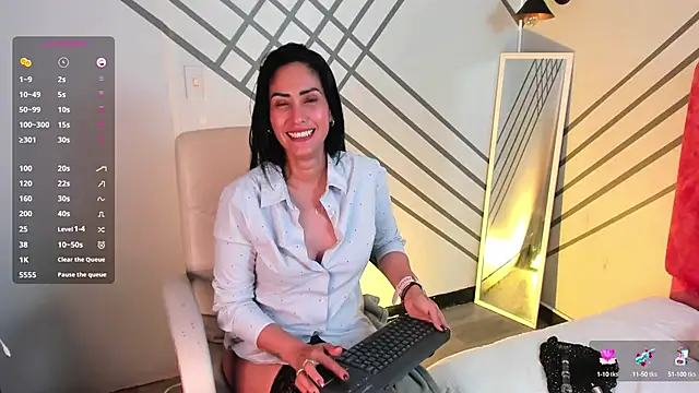 Snapshot of Janne_lee chatting on 03/18/25, 11:31 Janne lee online show from 03/18/25, 11:31