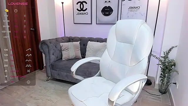 naomii campbell  online show from 03/01/25, 12:45