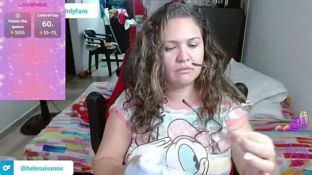 Snapshot of helenca43 chatting on 01/11/26, 01:07 helenca43 online show from 01/11/26, 01:07