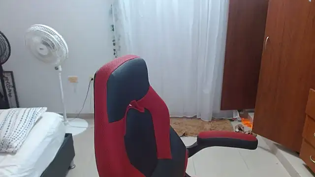 Snapshot of helenca43 chatting on 02/03/26, 11:04 helenca43 online show from 02/03/26, 11:04