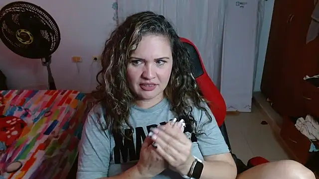 Snapshot of helenca43 chatting on 09/16/25, 11:22 helenca43 online show from 09/16/25, 11:22