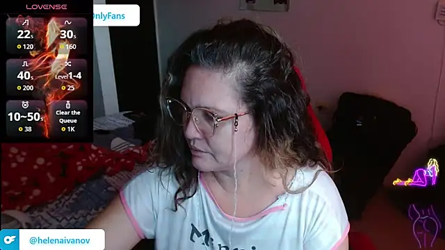 Snapshot of helenca43 chatting on 10/03/25, 12:28 helenca43 online show from 10/03/25, 12:28