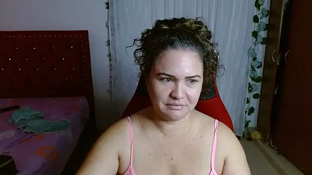 Snapshot of helenca43 chatting on 01/18/26, 11:24 helenca43 online show from 01/18/26, 11:24